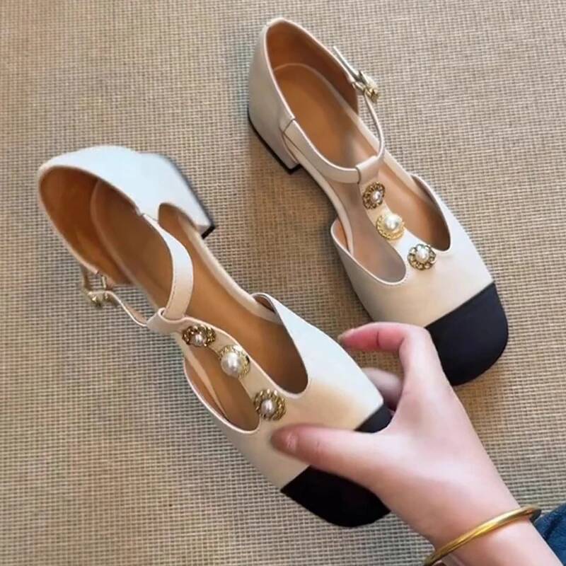 Женские босоножки на каблуке с – обзор и цена Casual Sandal Leather
